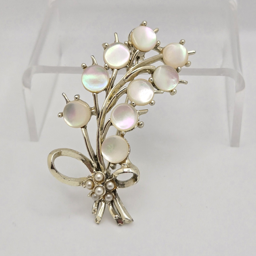 Vintage Brooch Mother Of Pearl Goldtone Floral Pin Dainty Cottagecore Retro Twee - Picture 12 of 12
